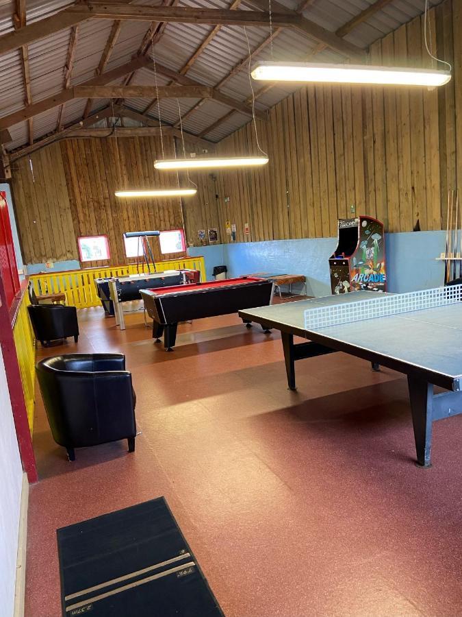 Our Goldfinch 1- Sleeps 2 Persons- Private Hot Tub-Pet Friendly-Tranquil Holiday Away From It All Yet Not Far From St Austell- The Holiday Home Has One Bedroom, Living And Dining Area, Equipped Kitchen-Decking-Outdoor Furniture-Fishing Lakes And More Grampound 외부 사진