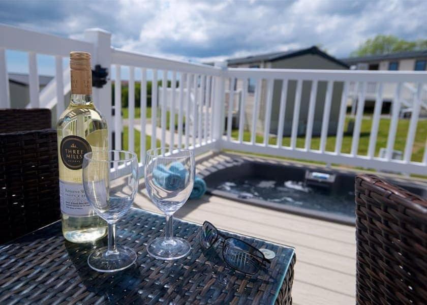 Our Goldfinch 1- Sleeps 2 Persons- Private Hot Tub-Pet Friendly-Tranquil Holiday Away From It All Yet Not Far From St Austell- The Holiday Home Has One Bedroom, Living And Dining Area, Equipped Kitchen-Decking-Outdoor Furniture-Fishing Lakes And More Grampound 외부 사진